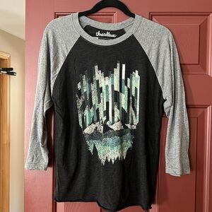 Gray shirt with mountain and sky print